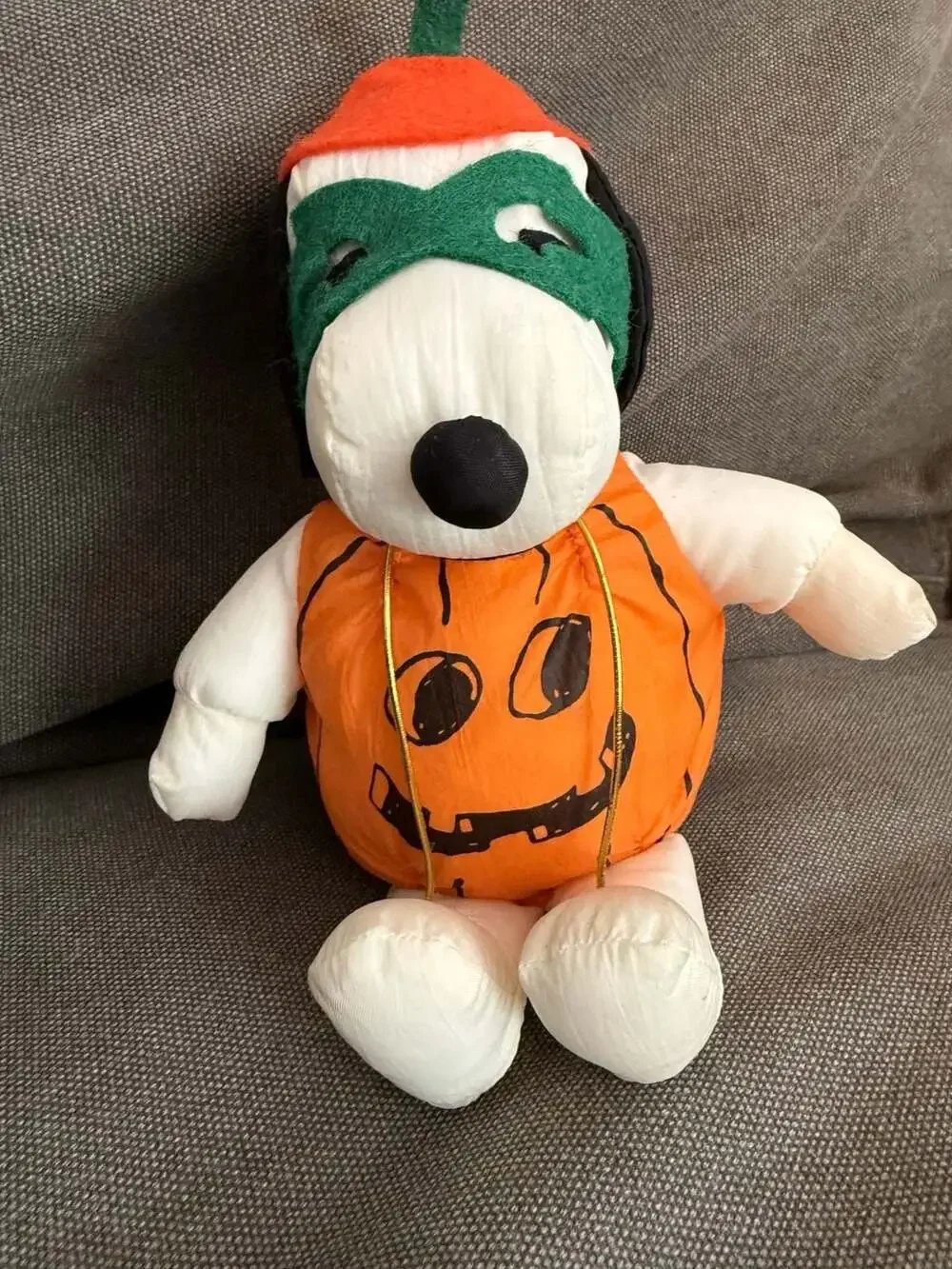 Vintage Peanuts Whitman's Halloween Snoopy Plush in Pumpkin Costume with Green M
